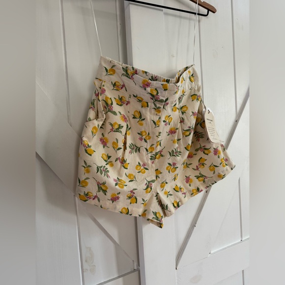 Lemon Drop Linen Crop Top & Shorts Set - Picture 2 of 4